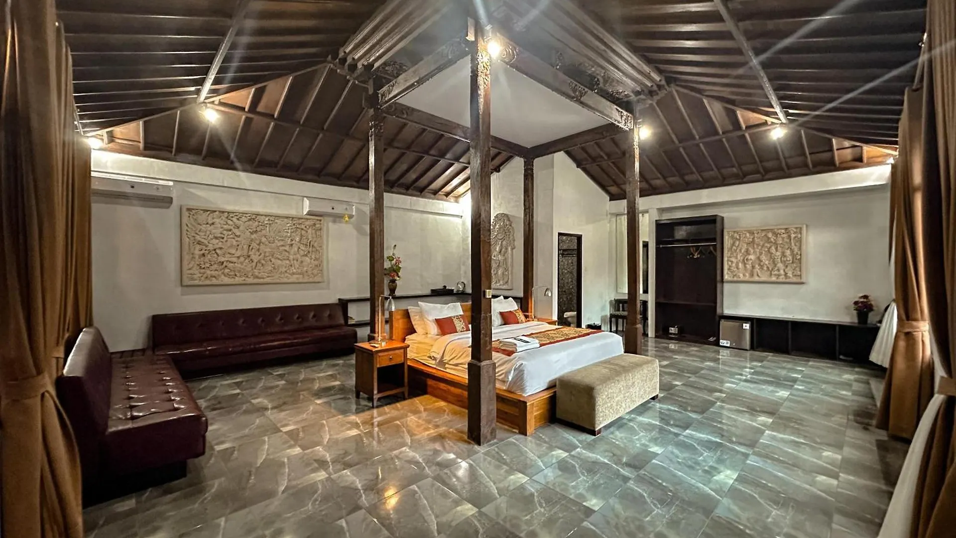 *** Fogadó Kampoeng Joglo Abangan Ubud Indonézia